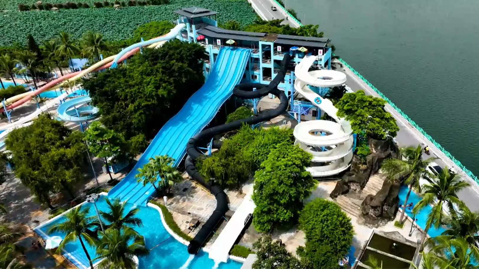 Một ngày với Công viên nước Hồ Tây | Hà Nội đến để yêu | 04/08/2025